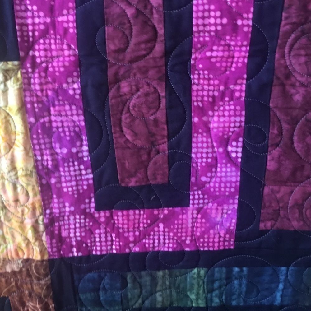 Handmade Quilt.   - Picture 6 of 13